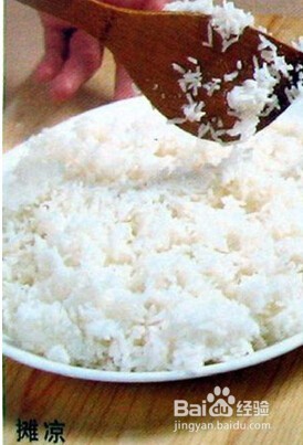 如何快速做出炒饭中粒粒分明的白米饭