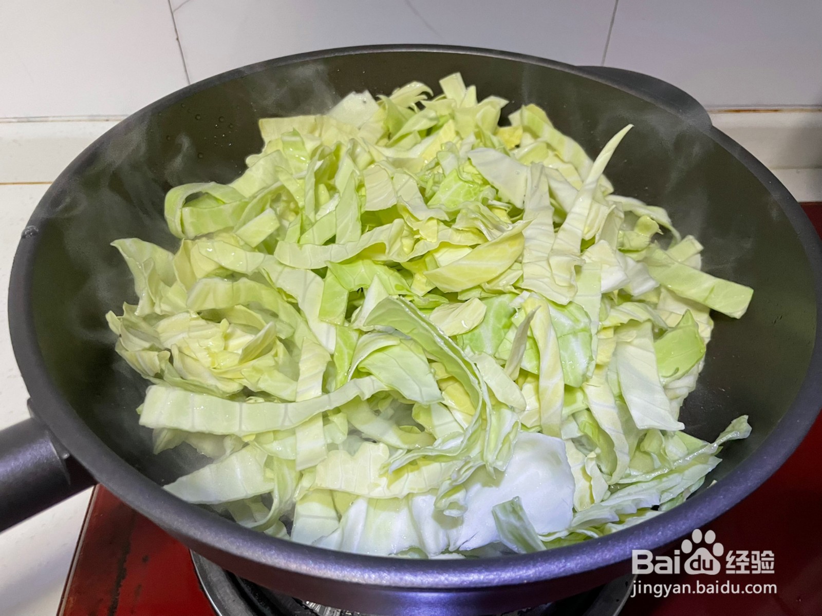 酱肉炒包心菜怎么做