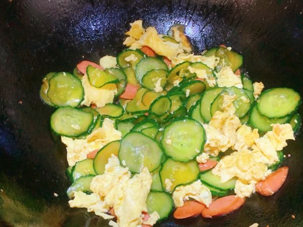 黄瓜火腿炒鸡蛋