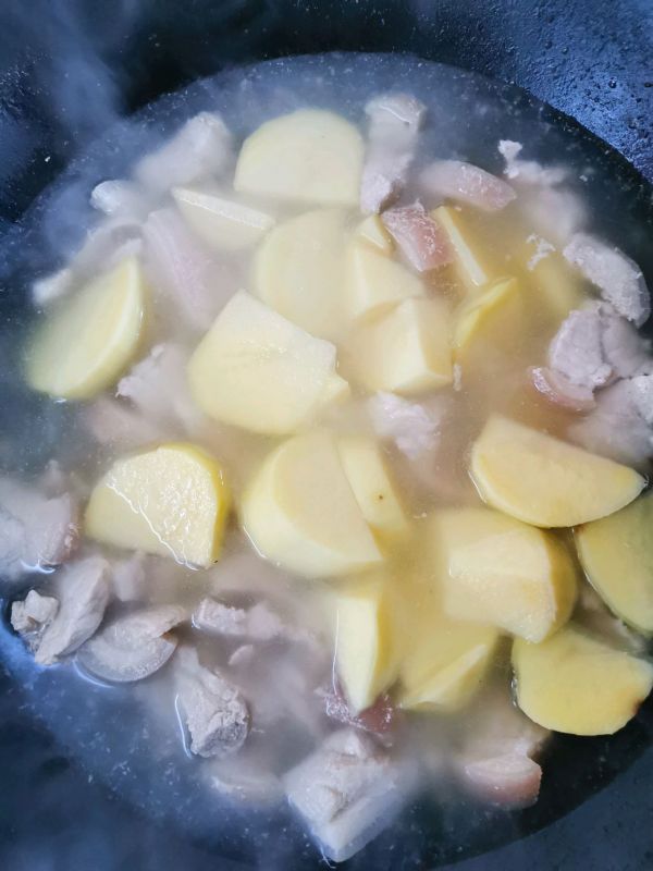 土豆糯米肉丸红烧肉