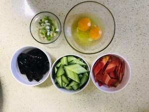 色味俱全的什锦炒蛋