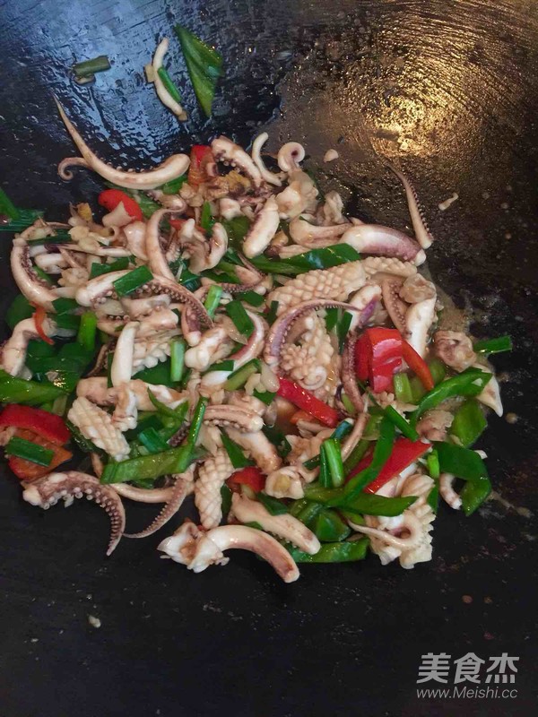 家常炒鱿鱼的做法