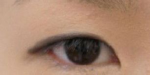 怎样化妆使才能使眼睛变大