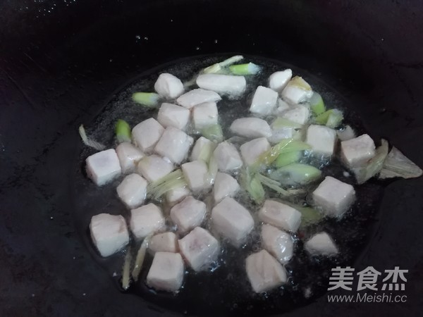 五彩时蔬炒鸡丁