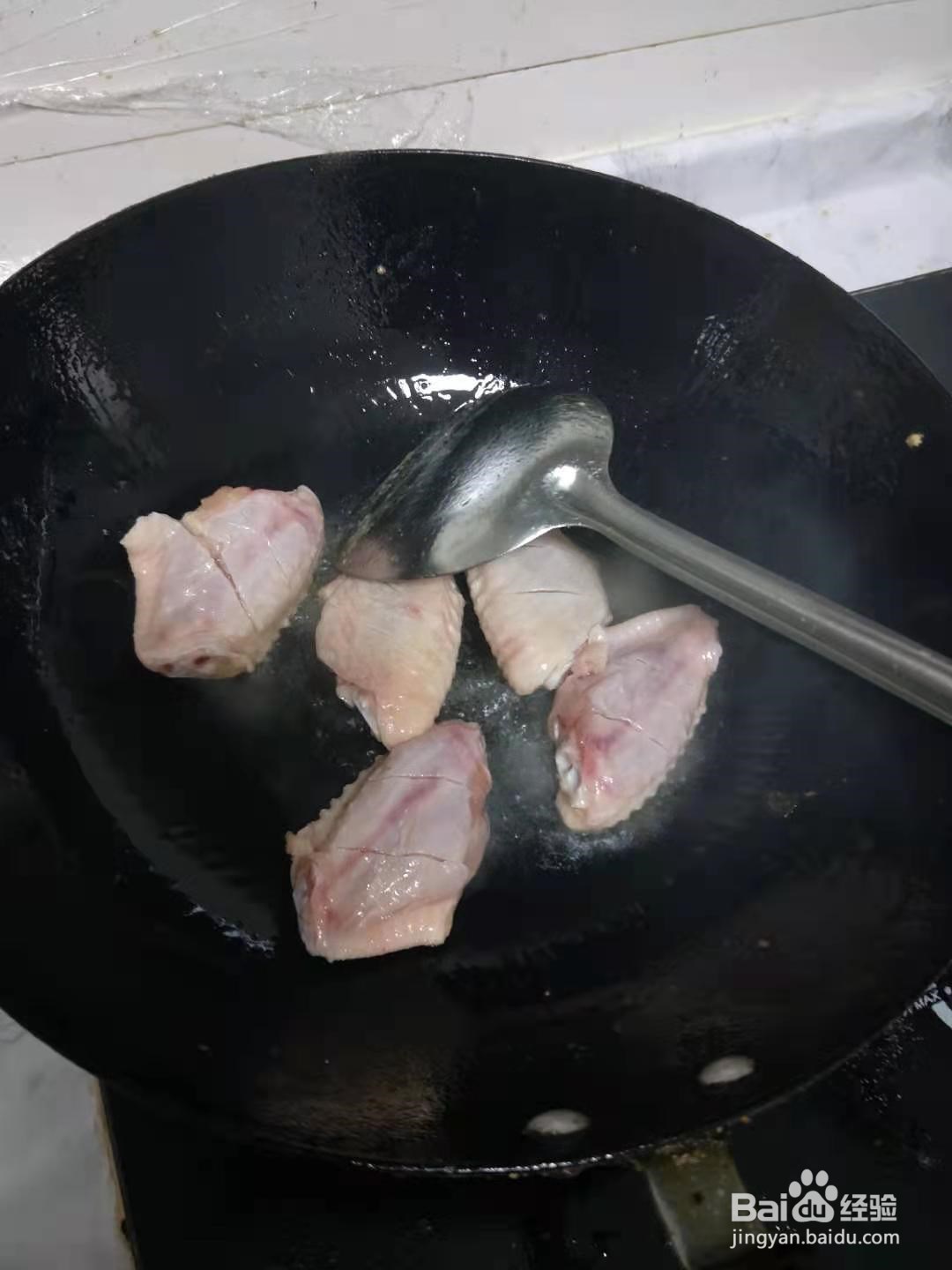 在家中如何制作红烧鸡翅