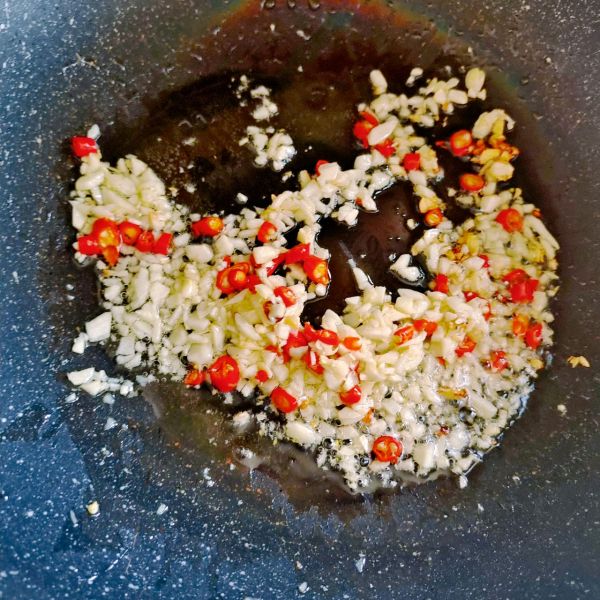 辣椒蒜蓉蚝油生菜