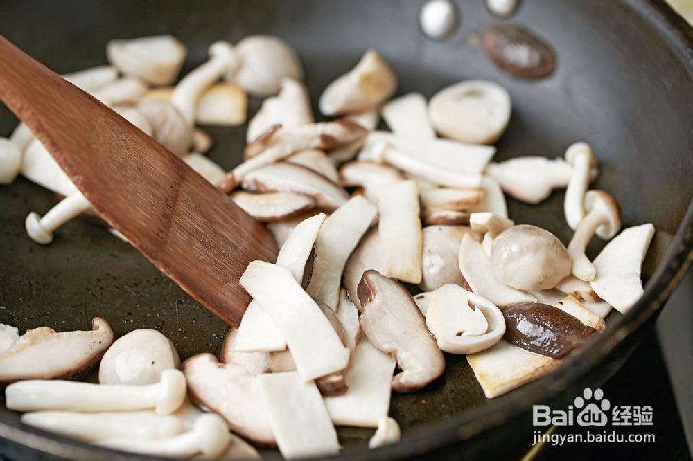 葱烧蘑菇的做法