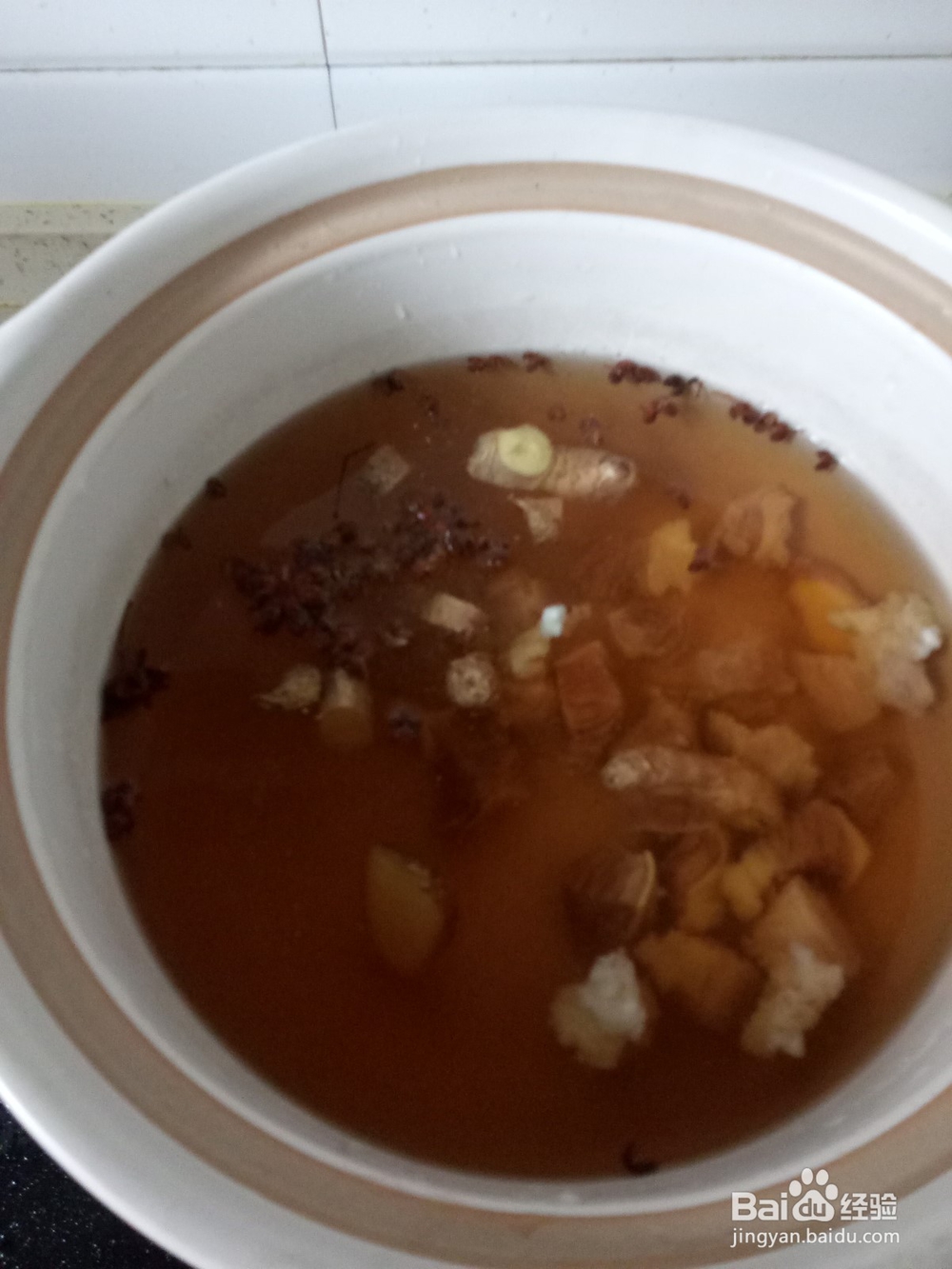简单的砂锅牛肉萝卜锅