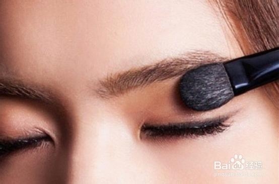 上班族简易眼妆四部曲