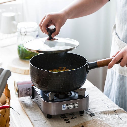 雪平锅怎么开锅