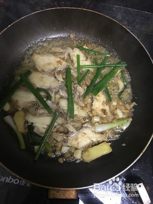 如何做黄豆酱扒皮鱼