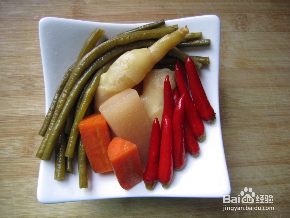 口感脆生，色泽鲜亮，开胃提神------四川泡菜