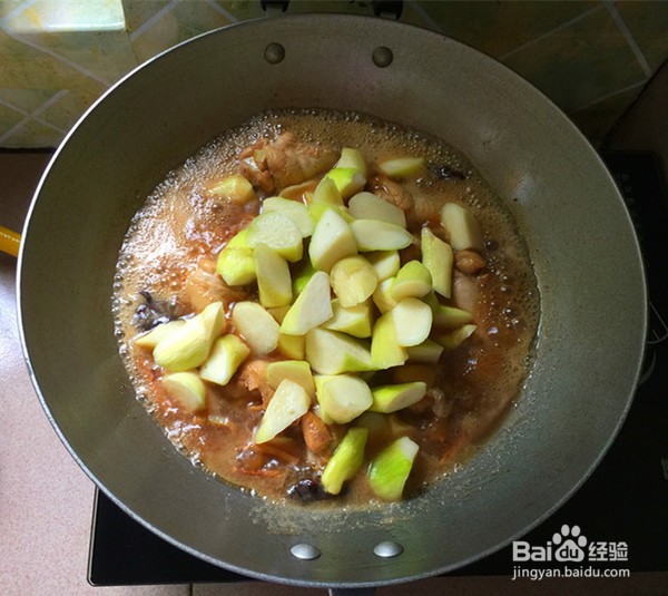 水笋烧鸡翅根的做法