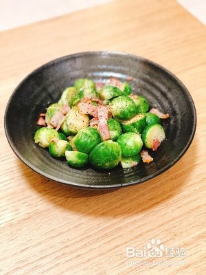 养生食补黄油风味培根炒孢子甘蓝的做法