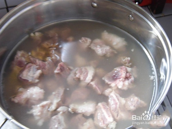 牛肉砂锅萝卜煲的做法