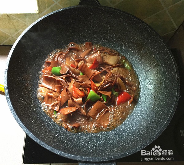 五花肉烧鱿鱼的做法