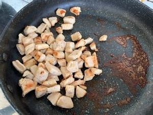 广式咸鱼鸡粒炒饭的做法