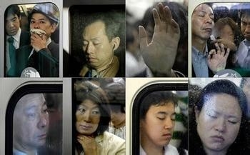 高峰期挤地铁攻略