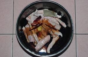 干锅鸭掌的做法
