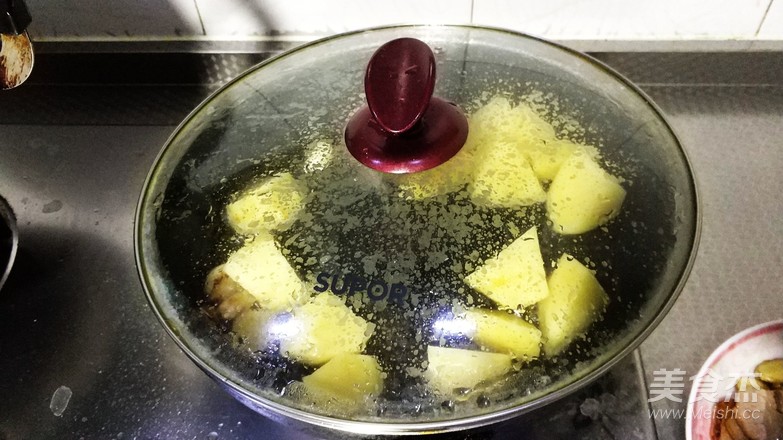 家常土豆炖豆角