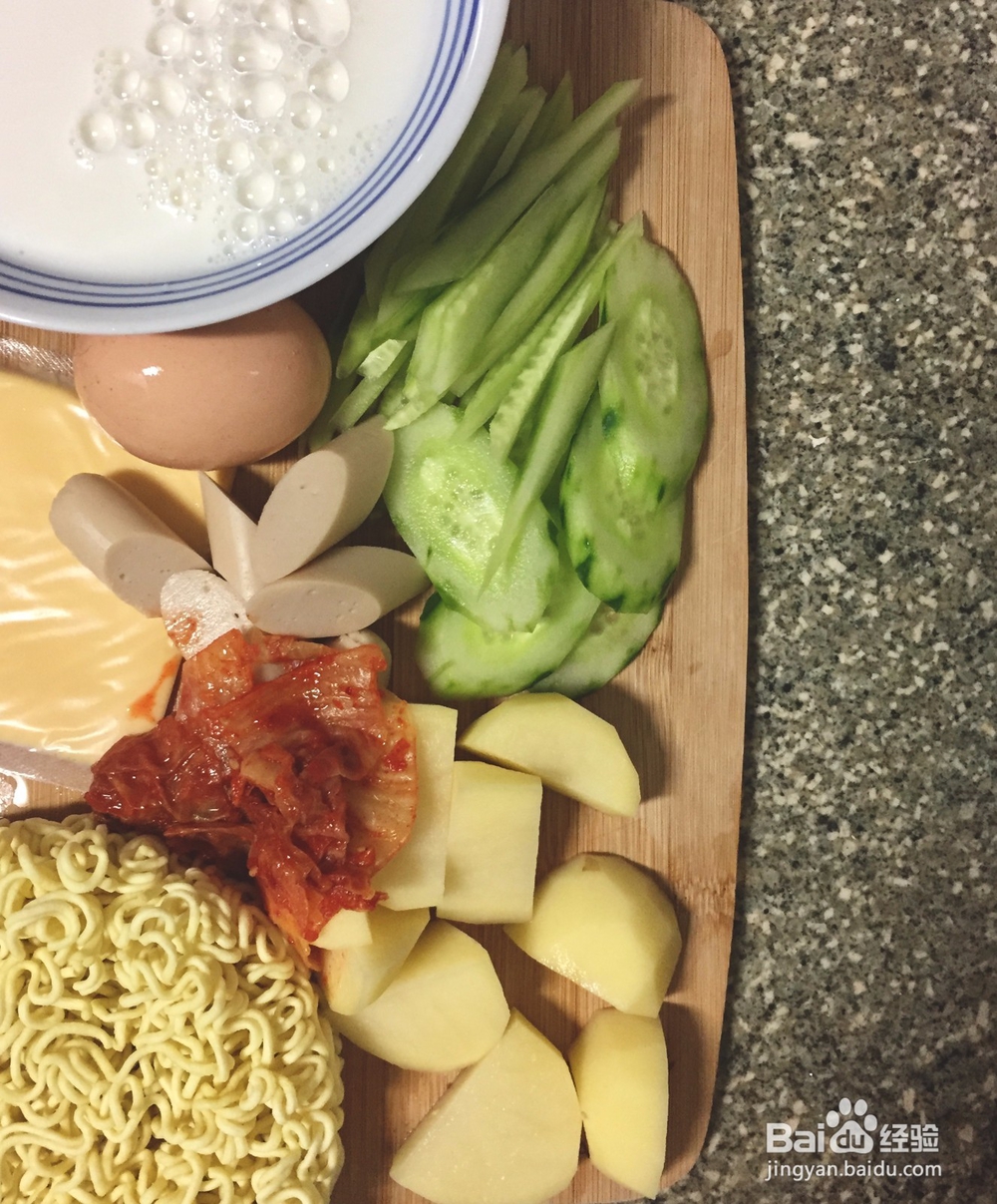 韩式牛奶泡菜辛拉面的做法