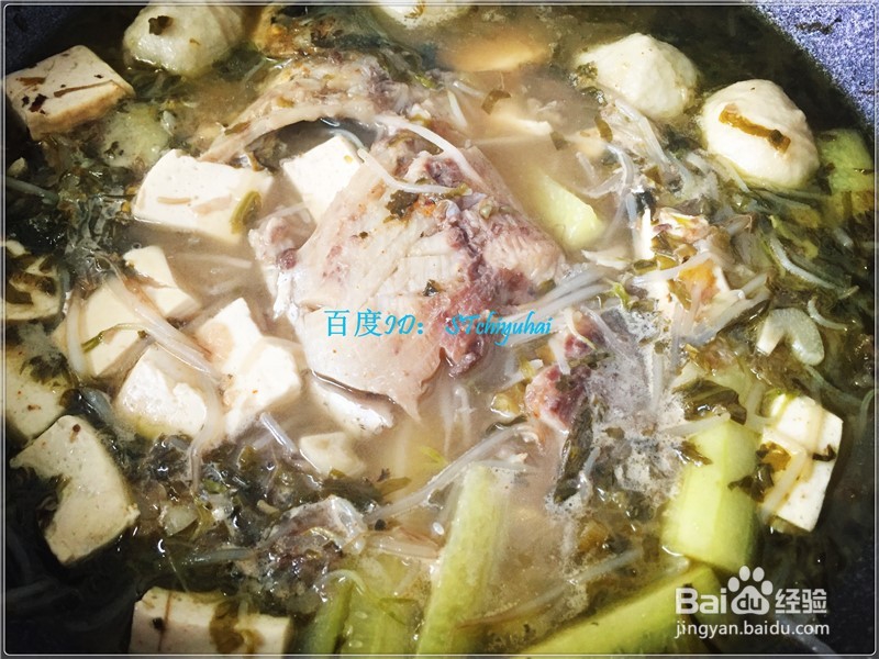 家常酸菜鲫鱼