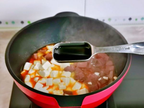 香辣鸭血烩豆腐