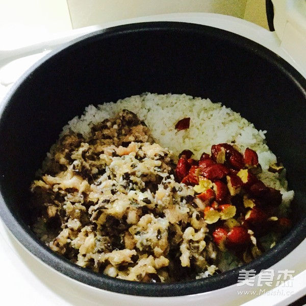 肉饼鸡蛋饭的做法