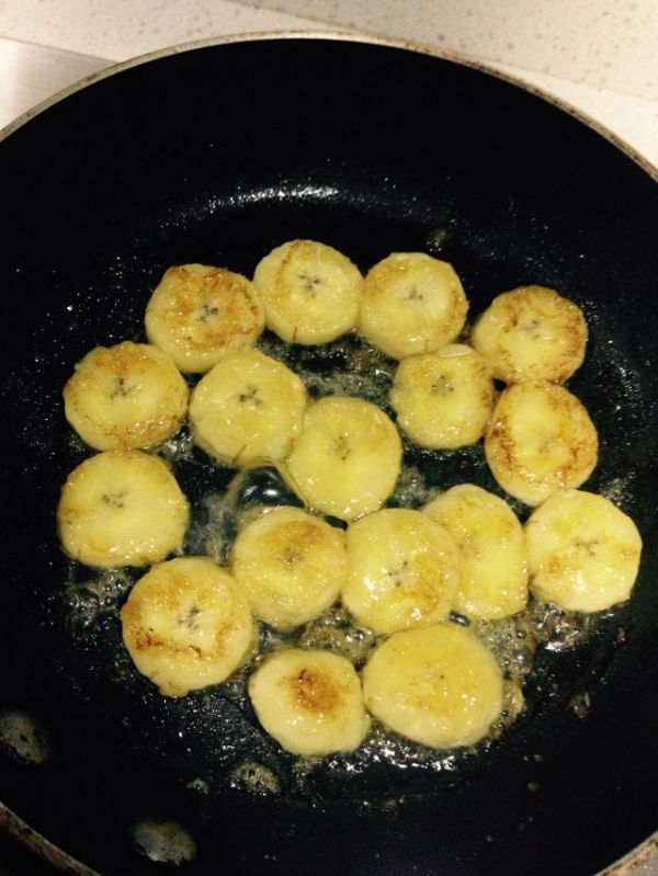 花生巧克力肉桂香蕉三明治