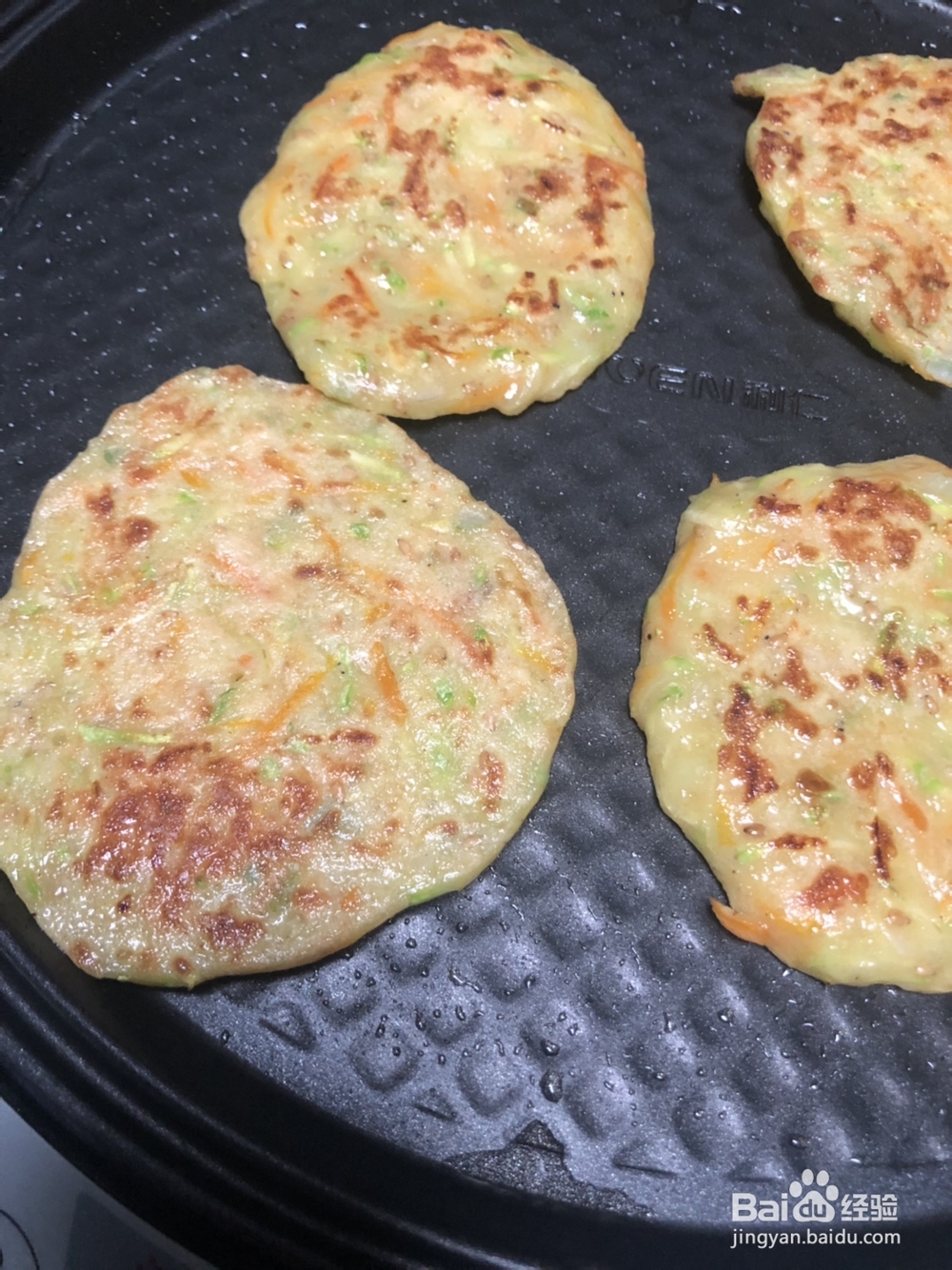 一个人做西葫芦胡萝卜虾皮饼