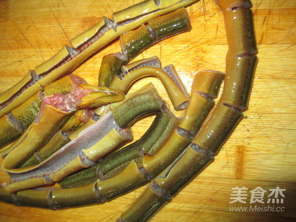 火腿片炖黄蟮