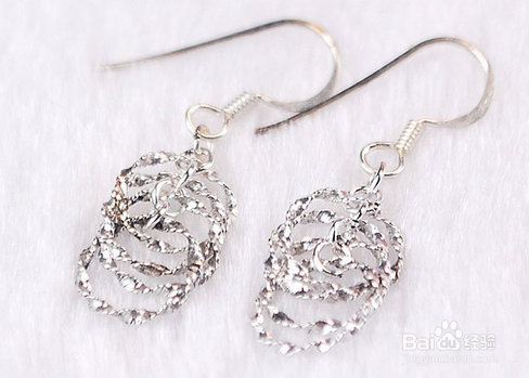 耳环的佩戴搭配技巧