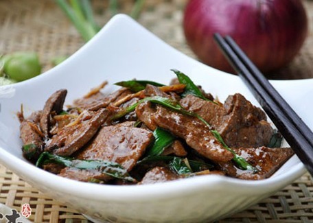 青蒜炒猪肝的做法