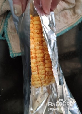 怎样做出美味的锡纸烤玉米步骤
