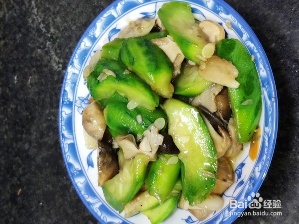 如何做草菇炒丝瓜