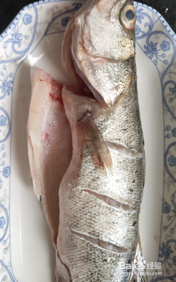 清蒸豉香鲈鱼的家常做法