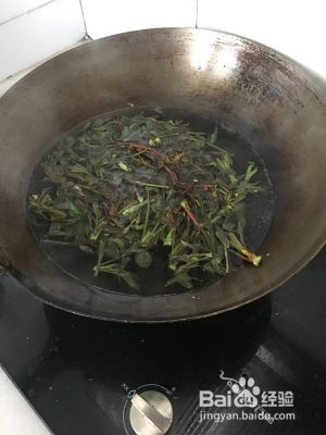 食补佳品香椿芽炒鸡蛋的做法