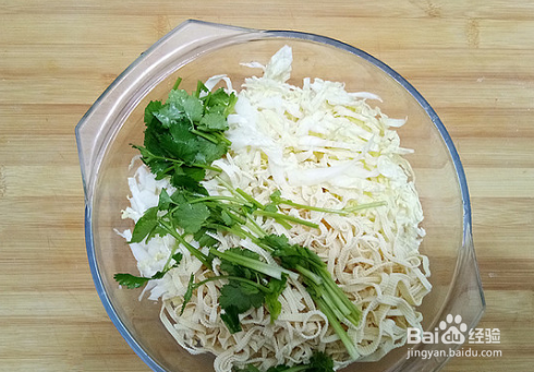 白菜心土豆丝凉拌菜做法