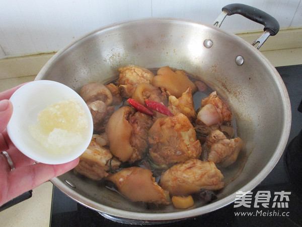 冰糖猪蹄的做法