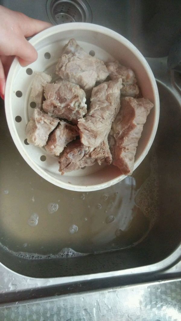 大萝卜炖排骨汤