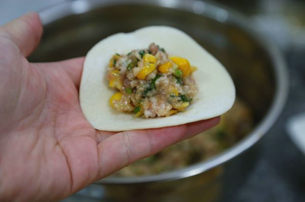 莲藕玉米芹菜肉饺子