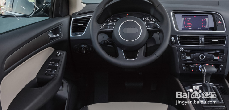 奥迪Q5油箱盖怎么开 油箱盖开关在哪里