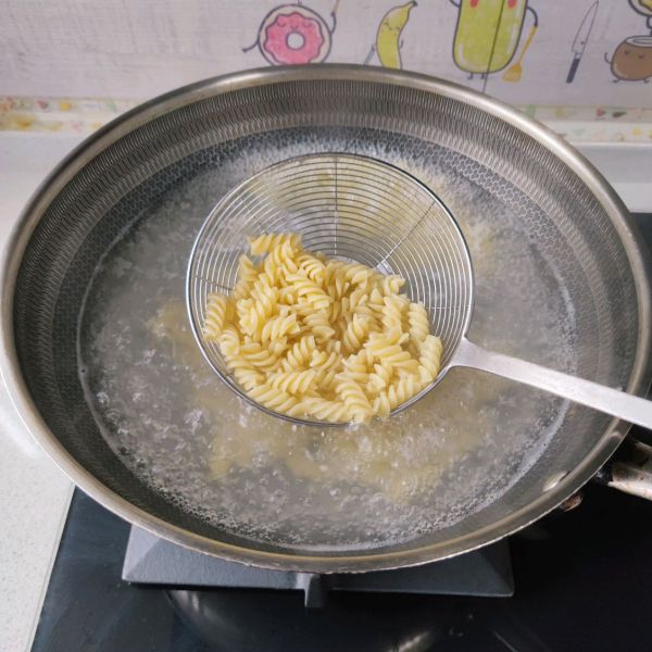 奶油培根蘑菇意面