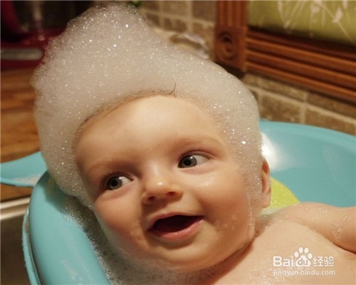 如何让宝宝喜欢洗澡