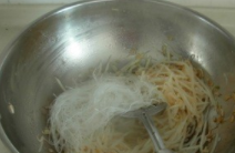 虾皮炒双丝的做法