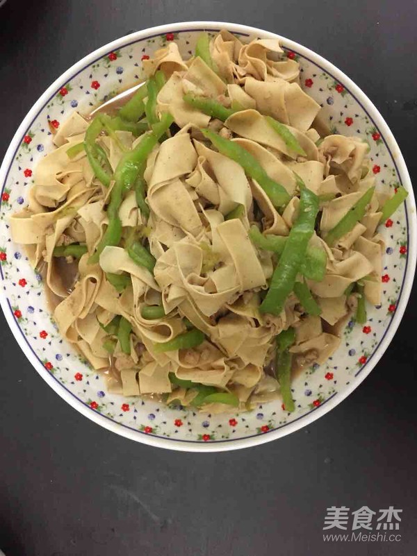 青椒豆腐皮的做法