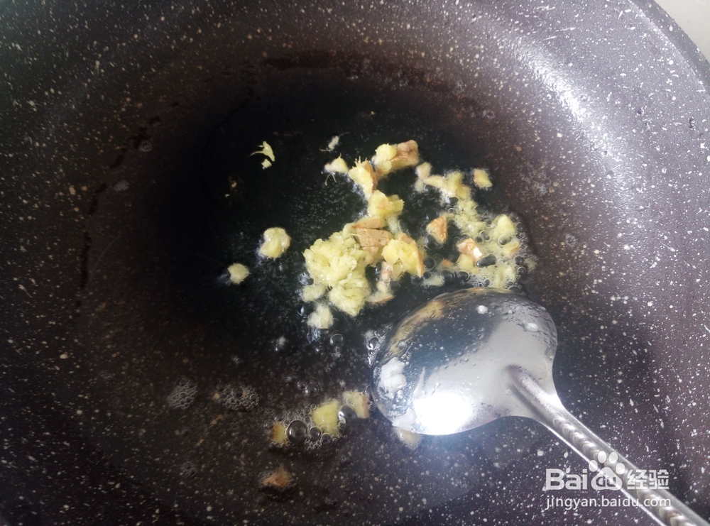 韭菜炒小河虾的做法