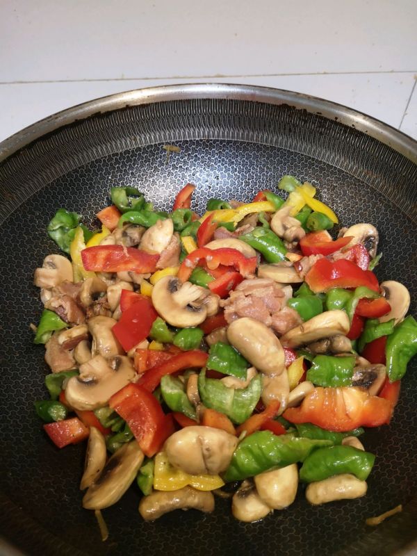 培根炒蘑菇彩椒