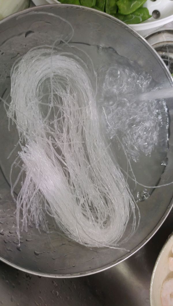 家常虾仁粉丝煲