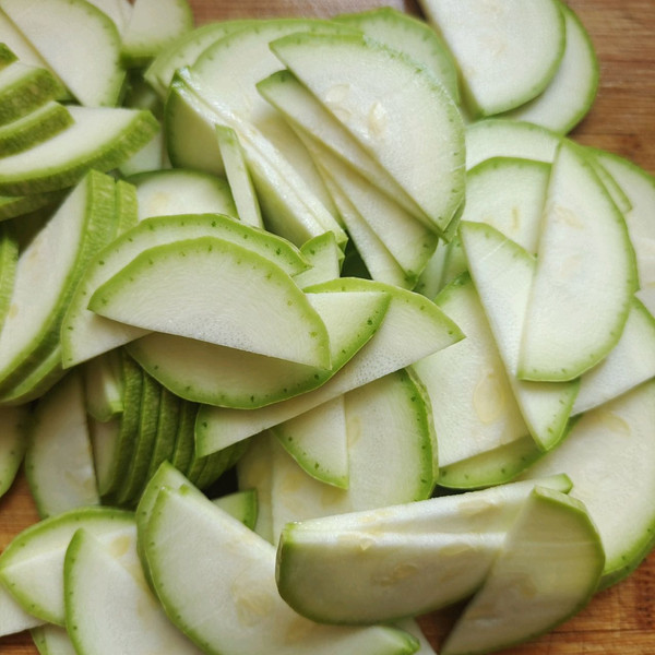 低脂低热清爽凉拌西葫芦